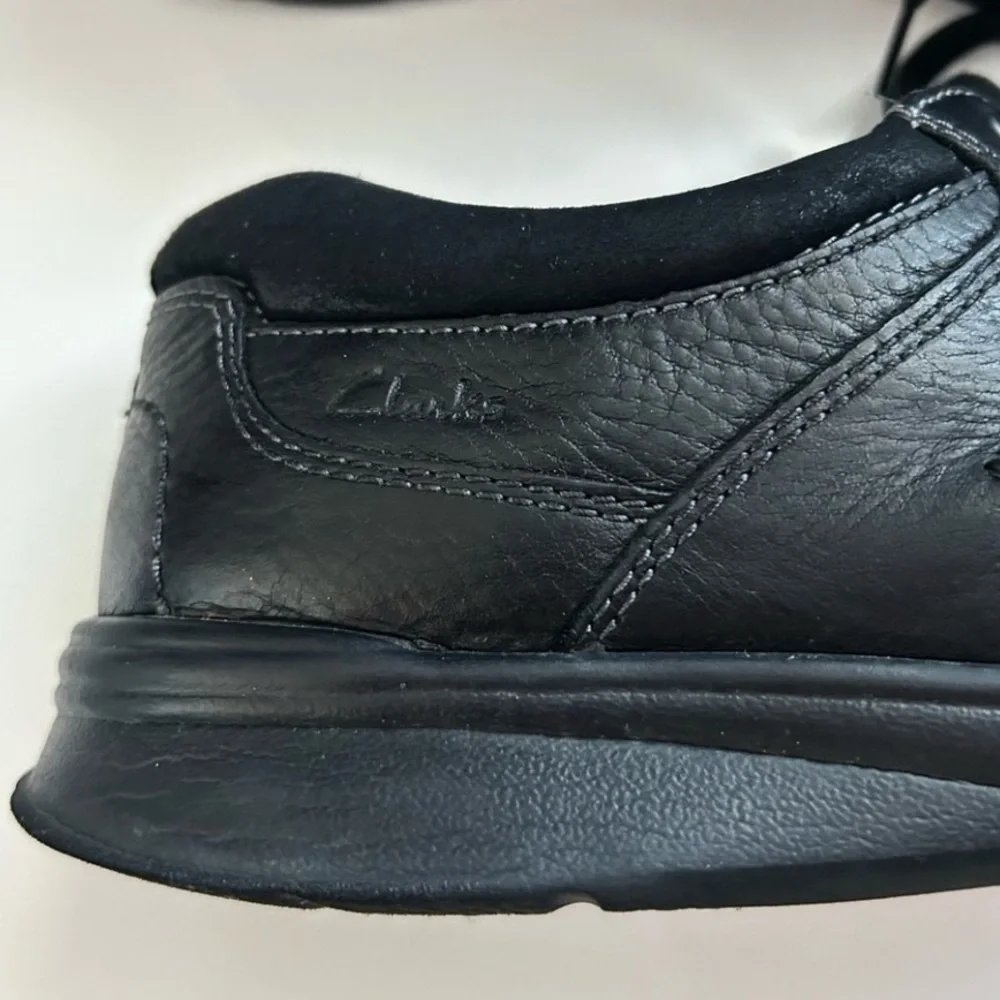 Clark’s Men’s Black Leather Oxford Shoes